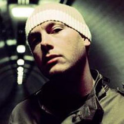 Eric Prydz просит помощи
